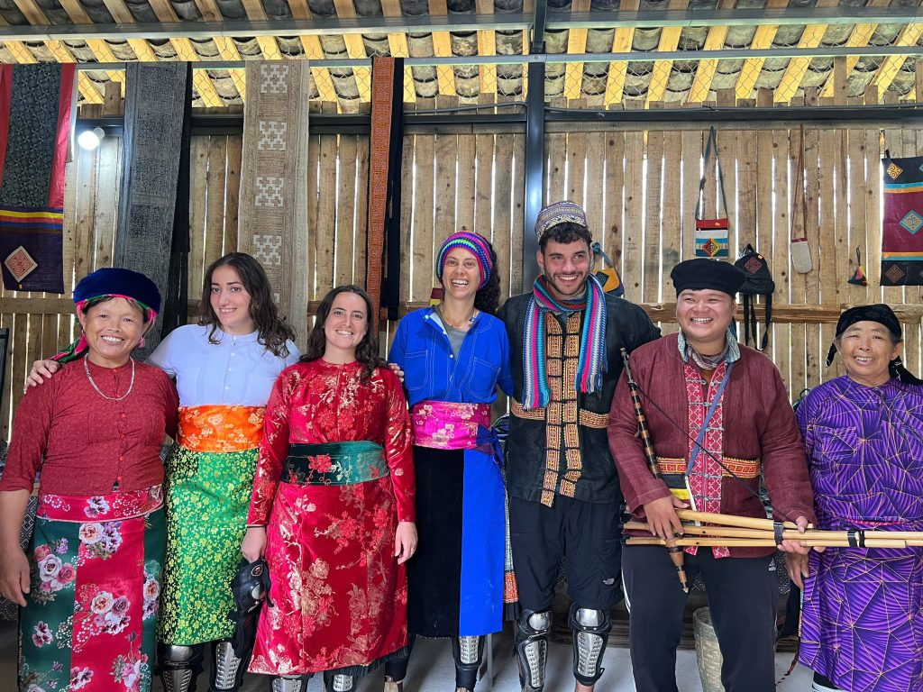 BiBi visitors trying out H’mông traditional outfit.