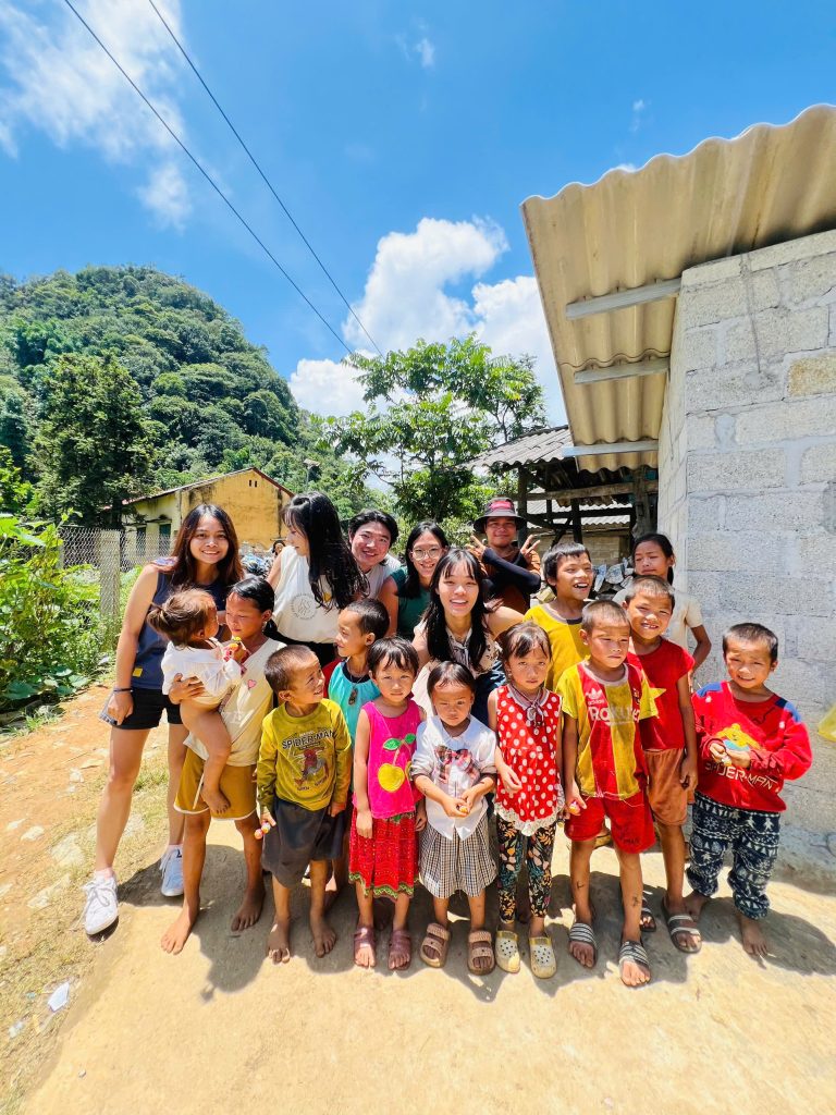 BiBi visitors paid a visit to traditional villages in Ha Giang.